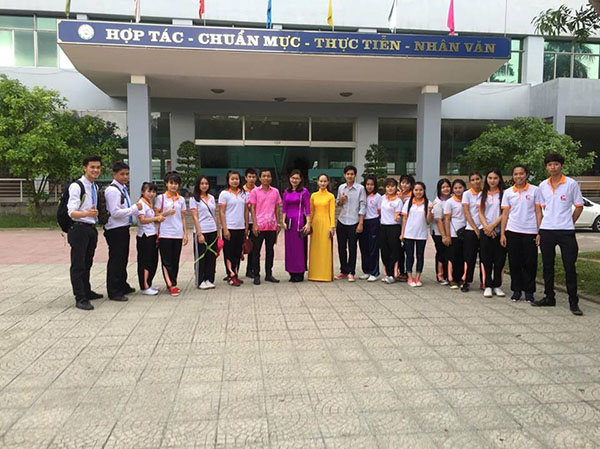 Giao lưu văn hóa giữa sinh viên trường ĐH Công nghiệp Vinh (IUV), trường CĐ Giáo dục cộng đồng và Công nghiệp (Thái Lan) sinh viên trường CĐ Nghề Kỹ thuật Hữu Nghị Hà Nội – Viên chăn.