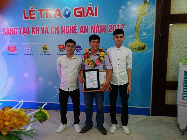 TRAO GIẢI CUỘC THI “Sáng tạo KH&CN thanh niên tỉnh Nghệ An năm 2017”
