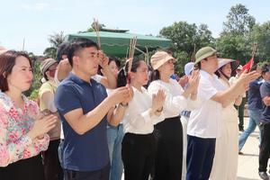 Trường Đại học Công nghiệp Vinh dâng hương tưởng niệm các...