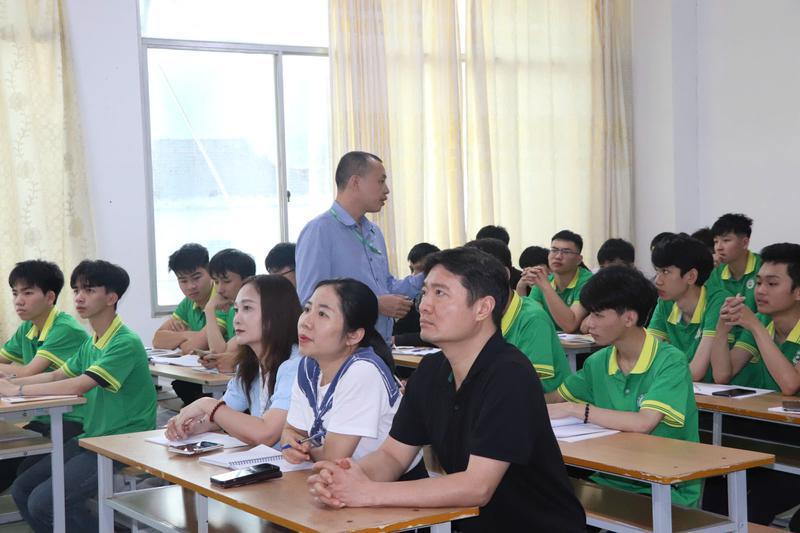 Hội thảo nhân rộng lần thứ 2 Dự án DIVE tại Trường Đại học Công nghiệp Vinh