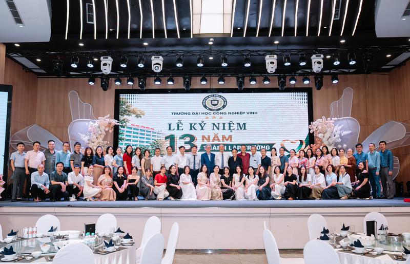 Chúc mừng kỷ niệm 13 năm ngày thành lập Trường Đại học Công nghiệp Vinh