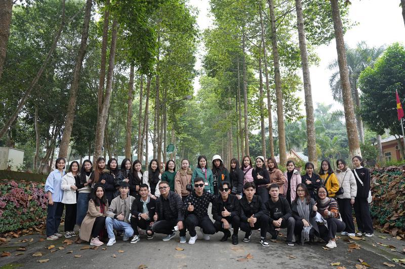Sinh viên ngành Quản trị khách sạn trải nghiệm du lịch sinh thái tại Con Cuông